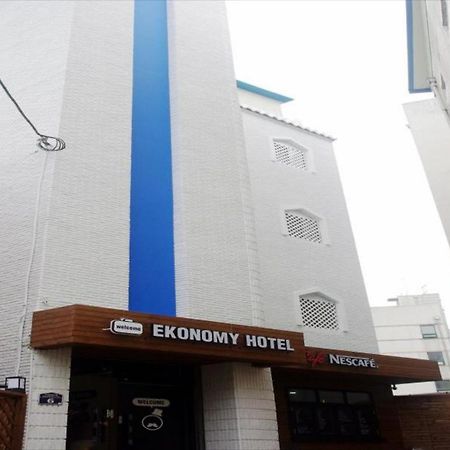 Ekonomy Hotel Gumi Eksteriør bilde