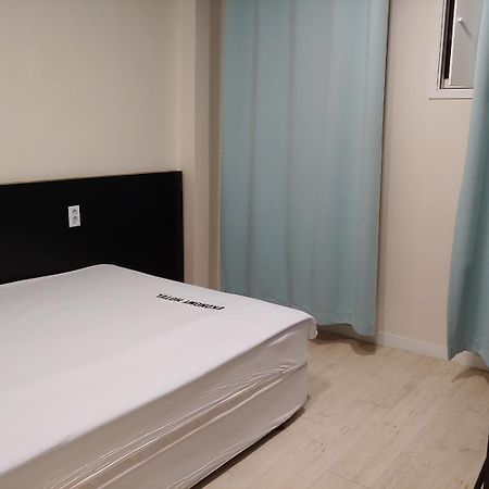 Ekonomy Hotel Gumi Eksteriør bilde