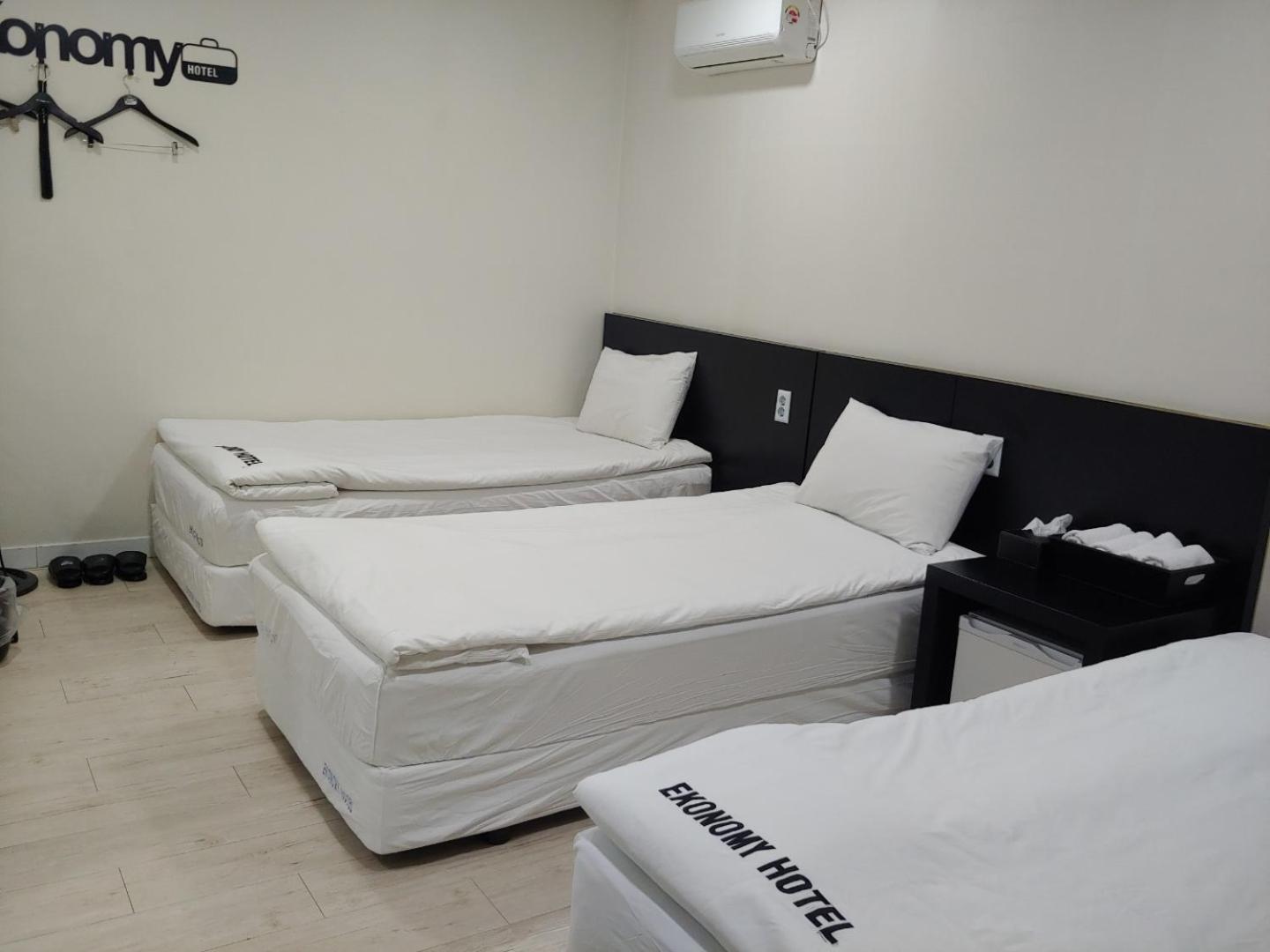 Ekonomy Hotel Gumi Eksteriør bilde